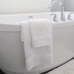 お風呂リフォームで選ぶことのできる浴槽の形・材質の種類